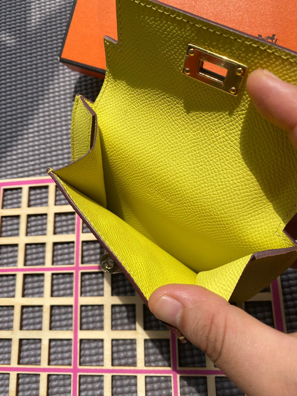 HERMES Kelly Pocket 13.5 Lime Epsom Ghw
