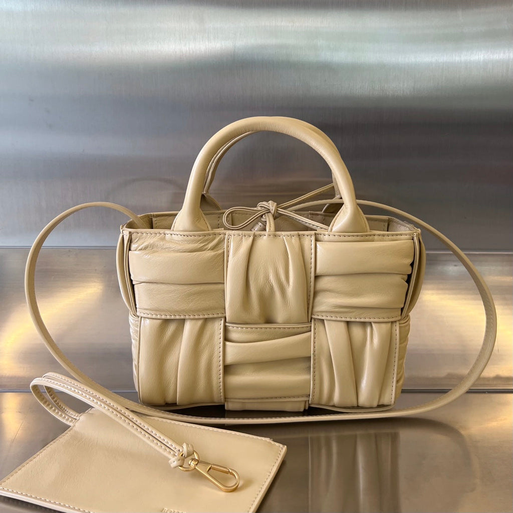 BOTTEGA VENETA CANDY ARCO TOTE 20 IN BEIGE SOFT LAMBSKIN