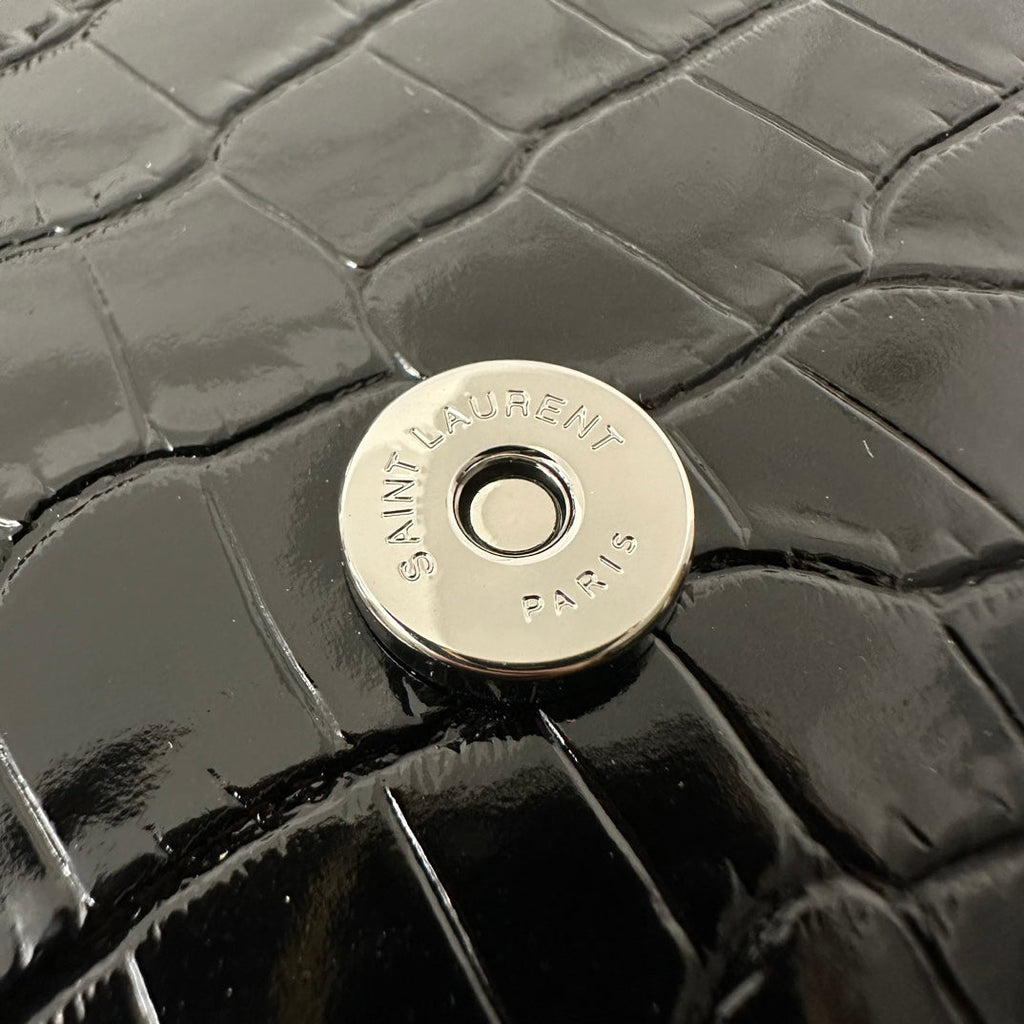 KATE TASSEL 20 BLACK CROCODILE PATTERN CALFSKIN WITH SILVER LOGO