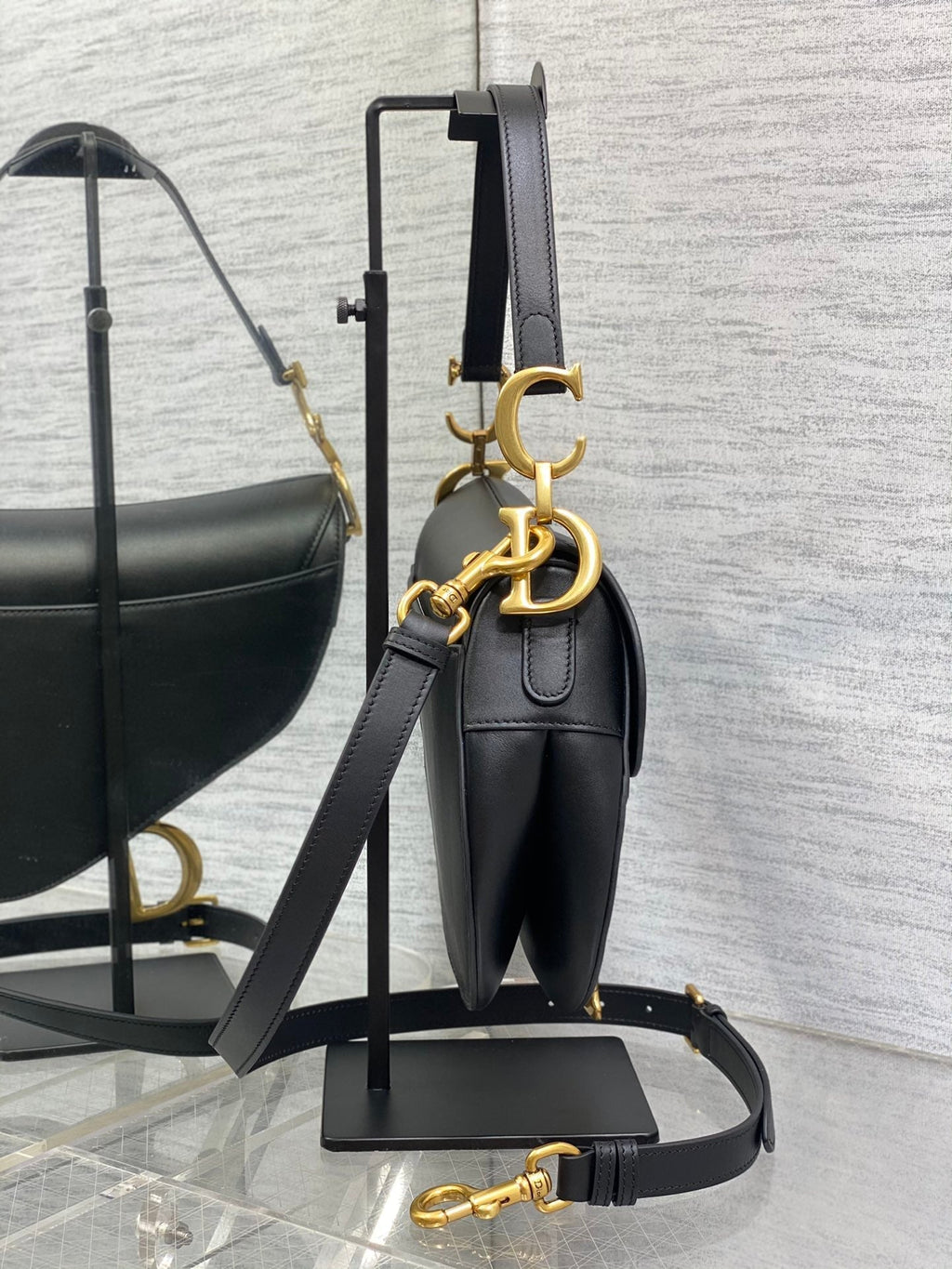 SADDLE BAG 24 IN BLACK CALFSKIN GOLD HARDWARE