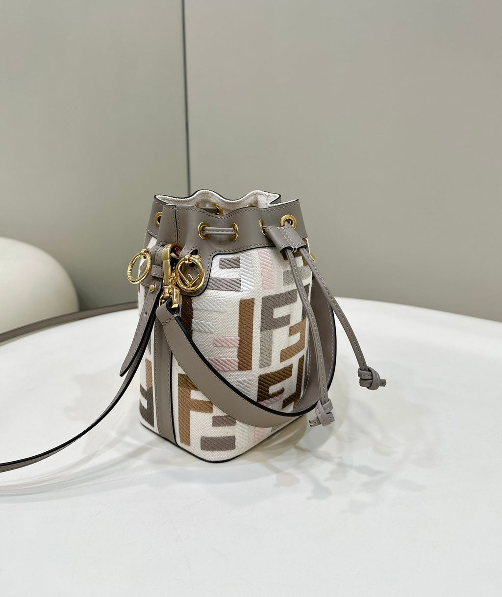 MON TRESOR 18 WITH FF MOTIF IN MULTICOLOR JACQUARD FABRIC