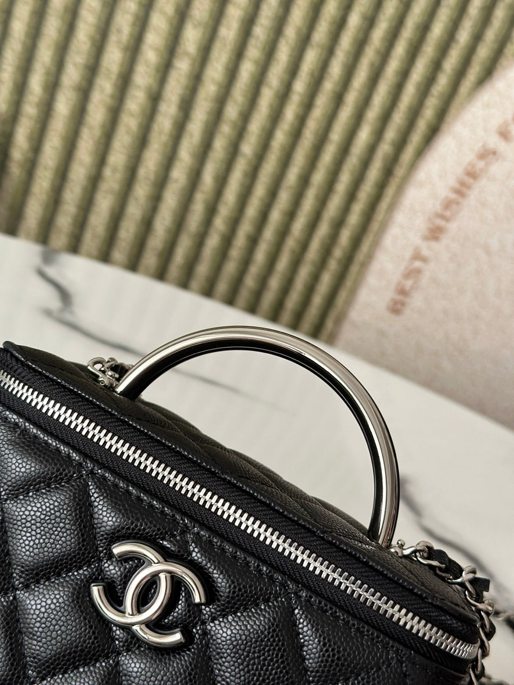 CHANEL 25P VANITY 17 CAVIAR WITH HANDLE METAL IN BLACK CALFSKIN SILVER HARDWARE