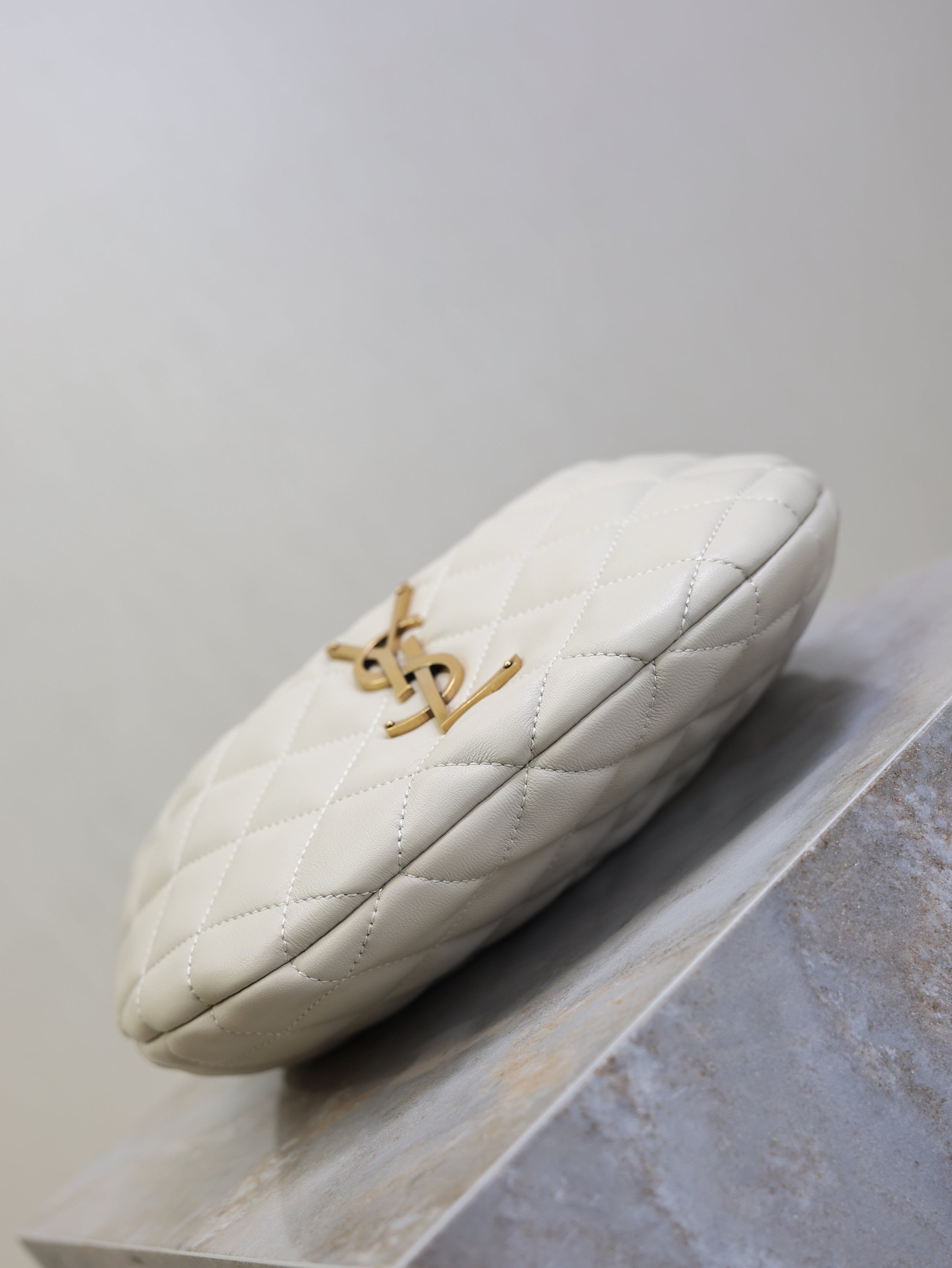 YSL 25S ICARINO 17 IN WHITE QUILTED CALFSKIN GOLD HARDWARE