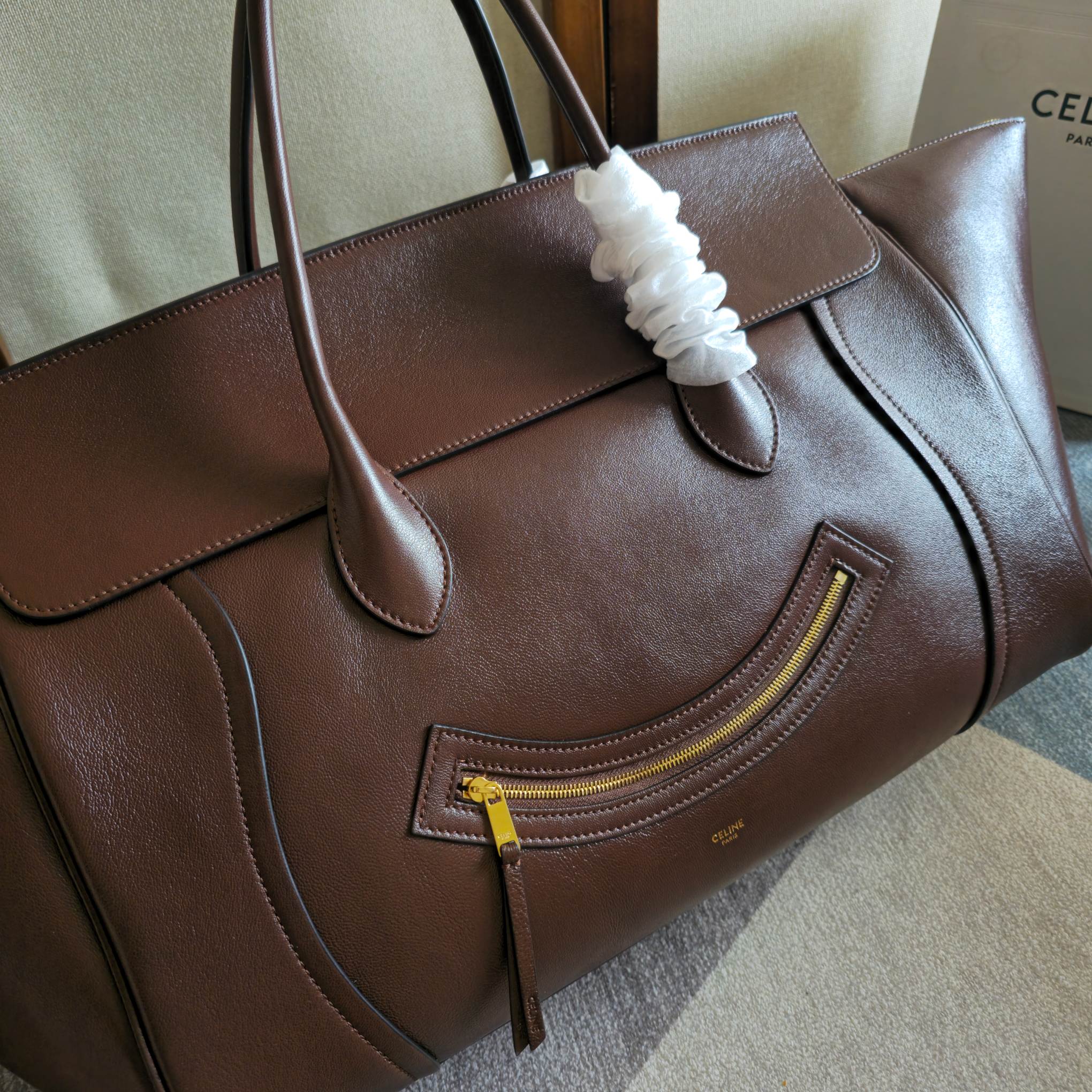 CELINE 25S MEDIUM SMILING NEW LUGGAGE 44MM IN SYRAH RED SUPPLE SHINY LAMBSKIN