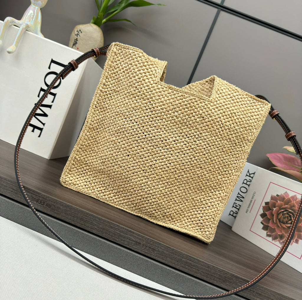 LOEWE 25S WE FONT TOTE BAG 30 IN NATURAL RAFFIA FIBER CALFSKIN SHOULDER STRAP