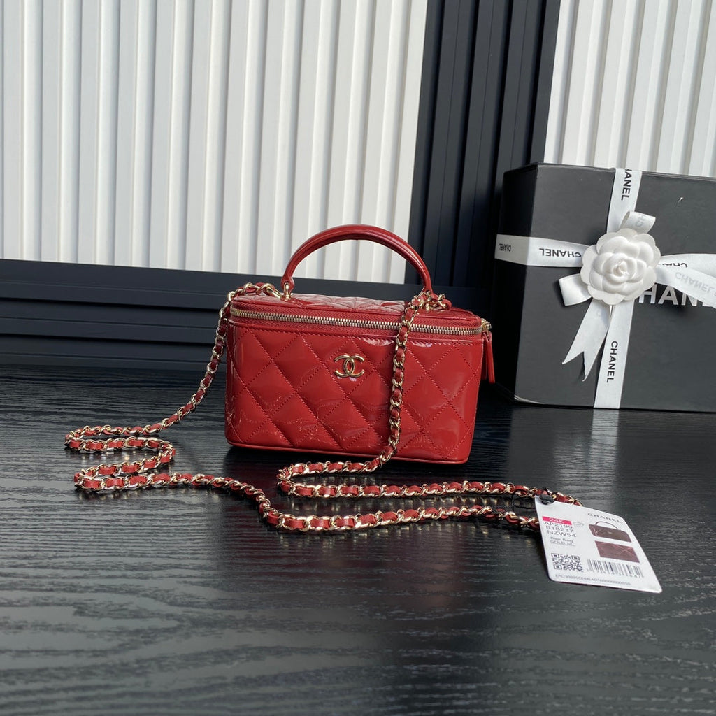 CHANEL 25S VANITY CASE 17 IN DARK RED PATENT CALFSKIN GOLD HARDWARE