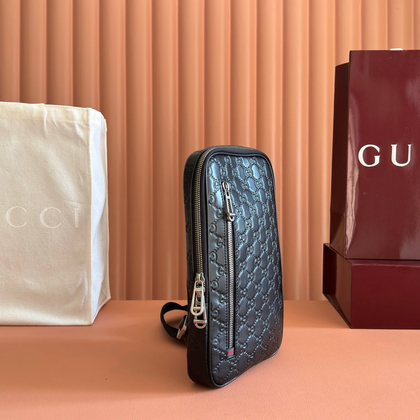 GUCCI 26S CROSSBODY BAG 28 IN BLACK EMBOSSED CALFSKIN