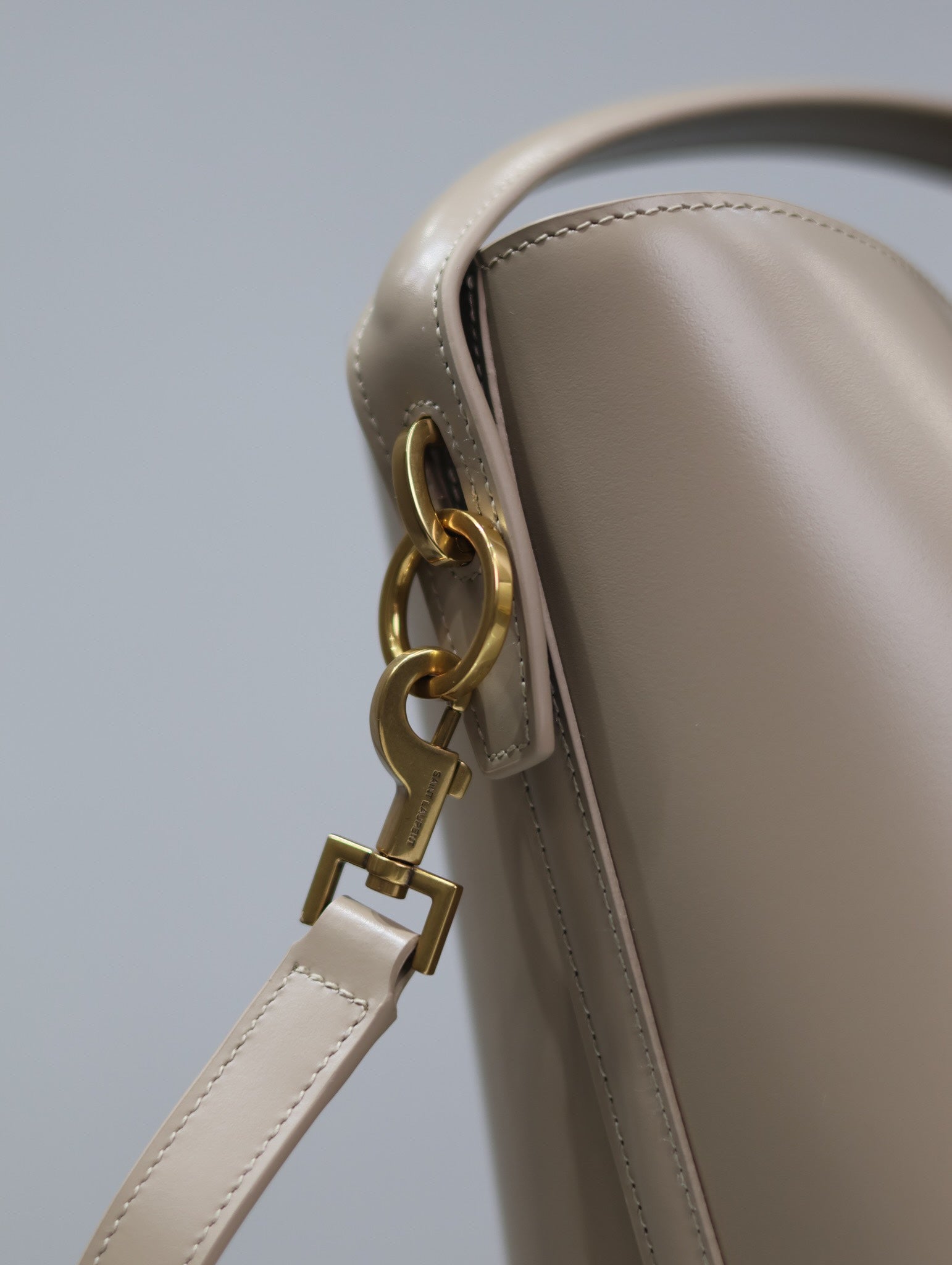 YSL 25S LE 37 BUCKET 20 IN BEIGE CALFSKIN GOLD HARDWRE